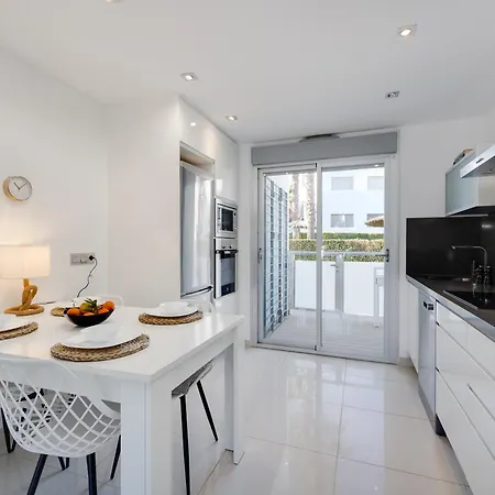 Apartment Punta Prima 2 Bed With Private Garden *