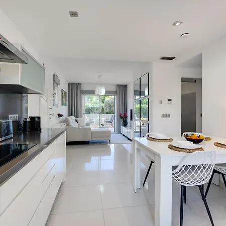 Punta Prima 2 Bed With Private Garden Apartment *