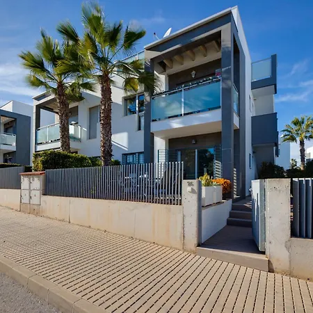Lejlighed Punta Prima 2 Bed With Private Garden *