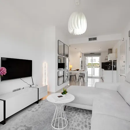 Punta Prima 2 Bed With Private Garden * Punta Prima (Alicante)